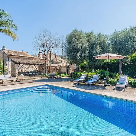Historic With Mountain Views, Mallorca Villa *