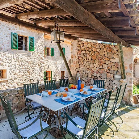 Historic With Mountain Views, Mallorca Villa Pollença