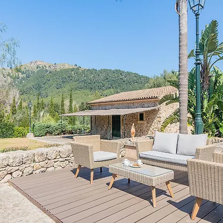 Historic With Mountain Views, Mallorca Villa *
