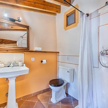 Villa Historic With Mountain Views, Mallorca Pollença